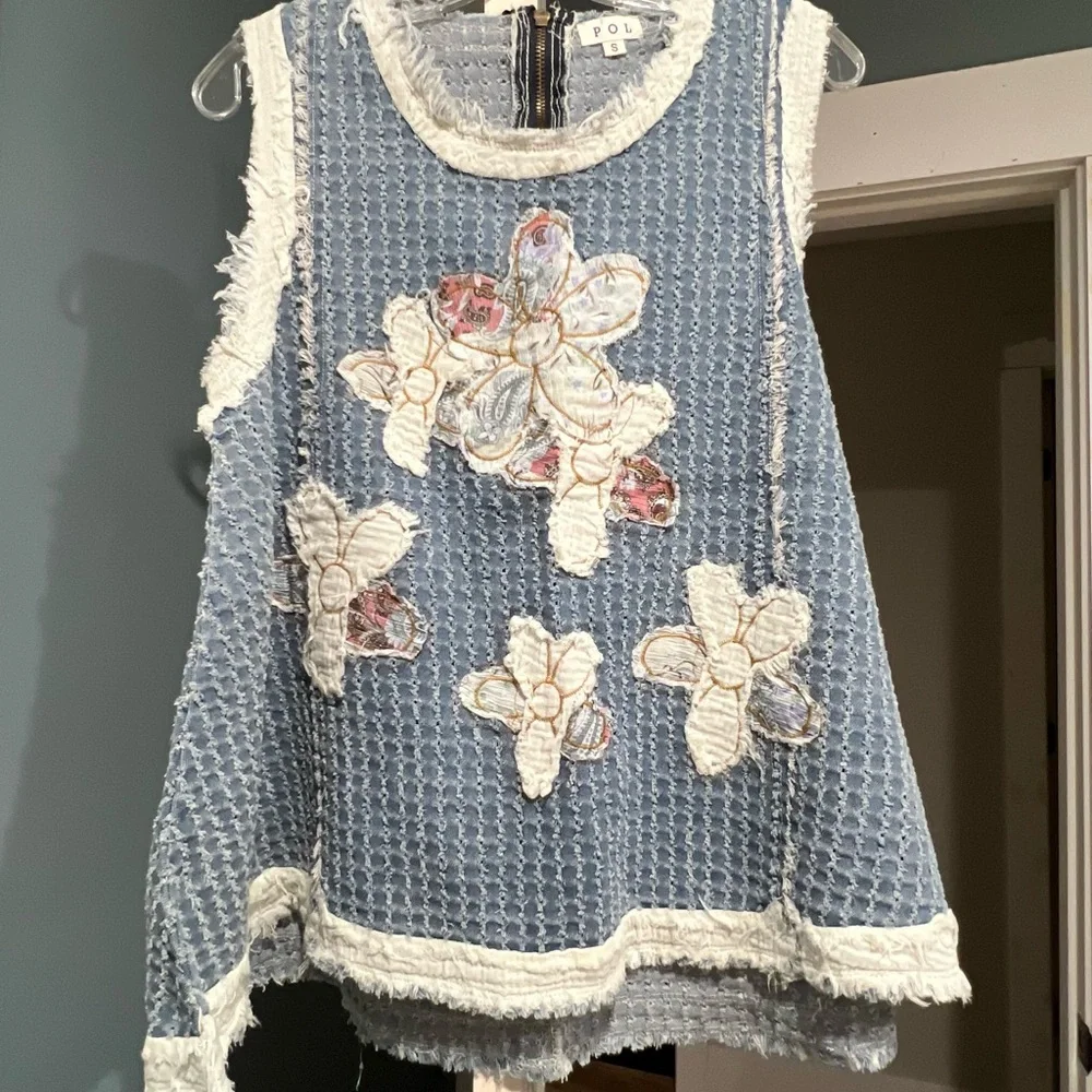 Floral Embroidered Blue Sleeveless Top - Picture 2 of 4
